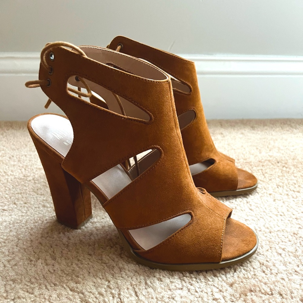 Brown MIX no 6 heels (Like New)